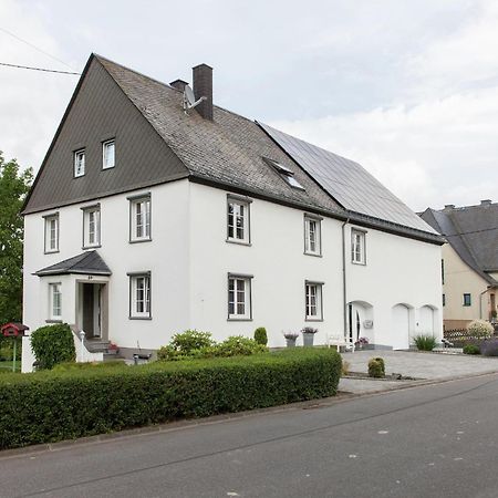 Beautiful Apartment In Morscheid Riedenburg モールバッハ エクステリア 写真